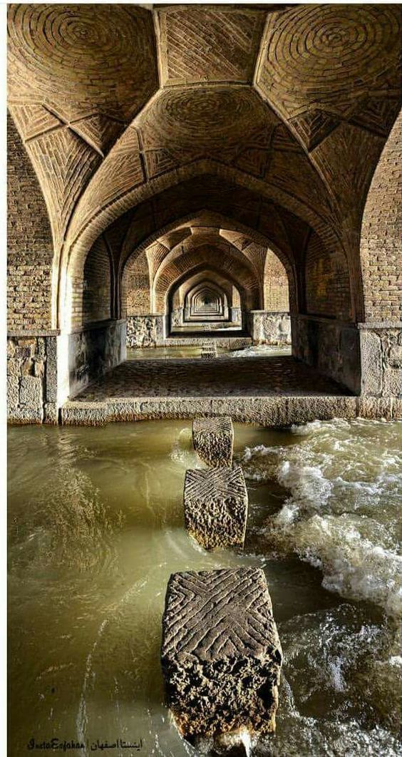 visit Isfahan and travel guide